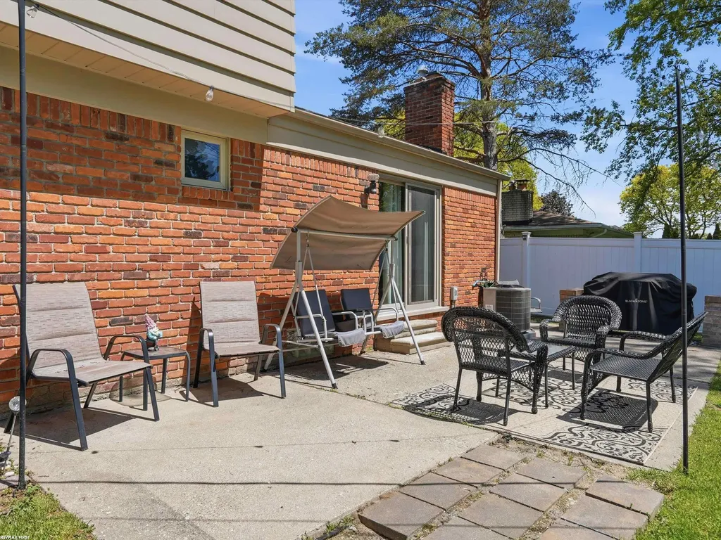 4112 Thorney Drive Shelby Charter Township MI 48316