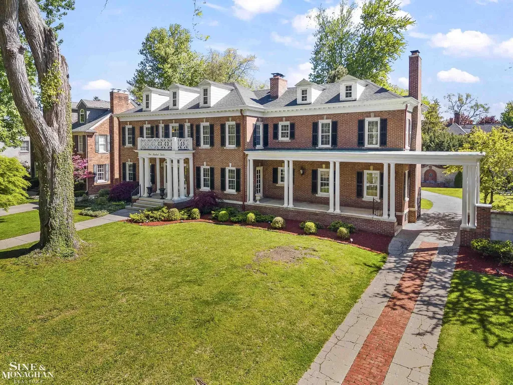 512 Washington Road Grosse Pointe City MI 48230