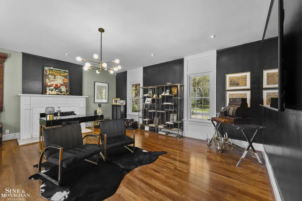 512 Washington Road Grosse Pointe City MI 48230