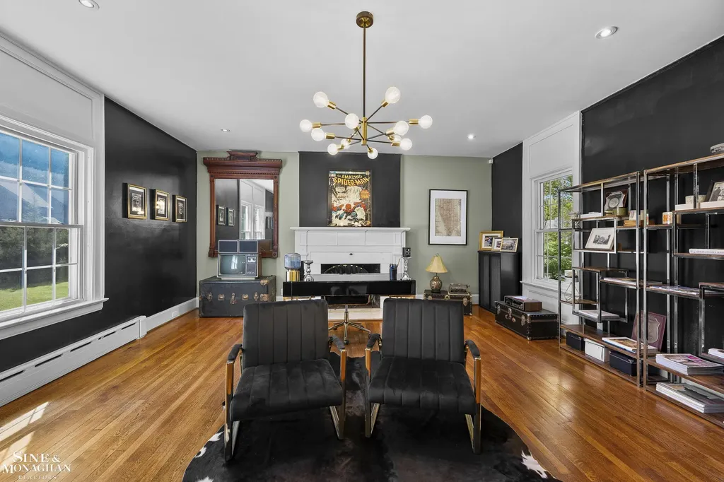 512 Washington Road Grosse Pointe City MI 48230