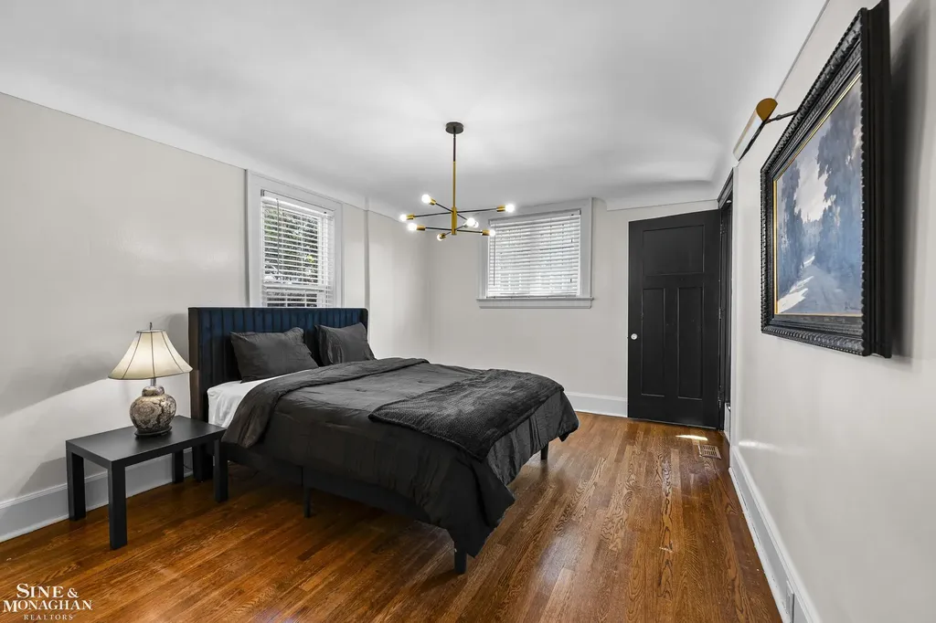 512 Washington Road Grosse Pointe City MI 48230