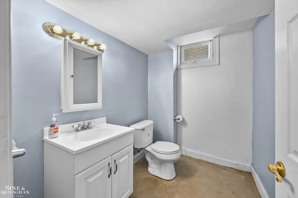 512 Washington Road Grosse Pointe City MI 48230