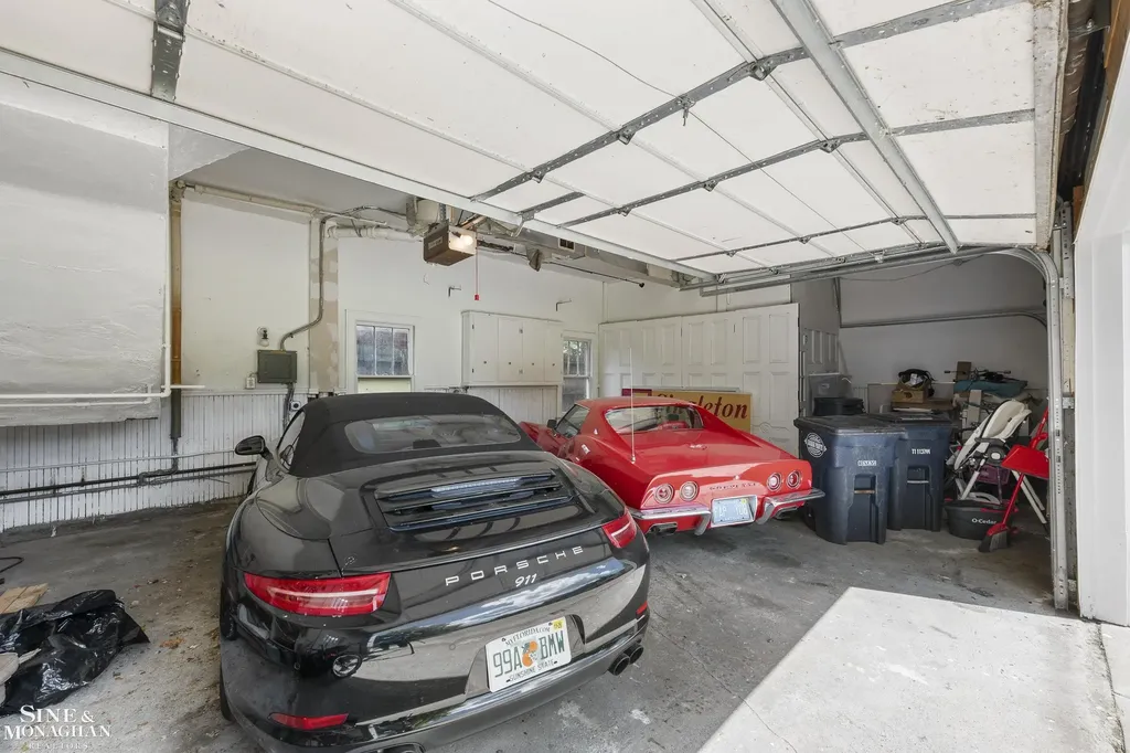 512 Washington Road Grosse Pointe City MI 48230