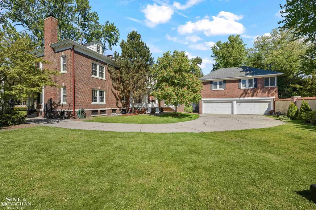 512 Washington Road Grosse Pointe City MI 48230