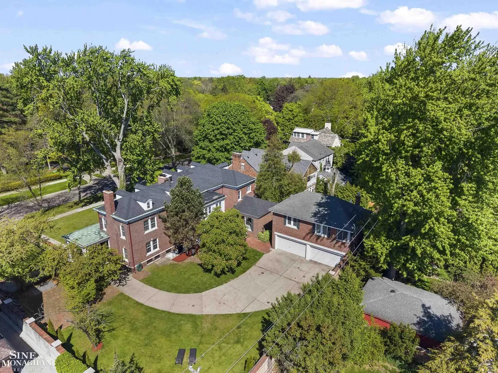 512 Washington Road Grosse Pointe City MI 48230