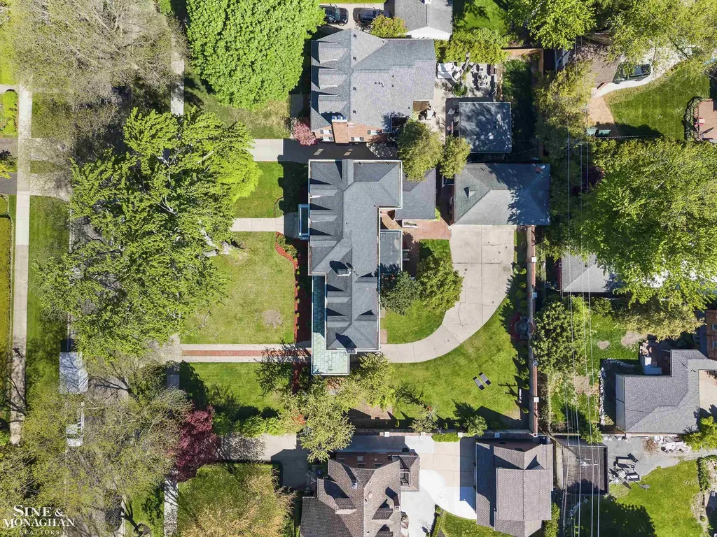 512 Washington Road Grosse Pointe City MI 48230