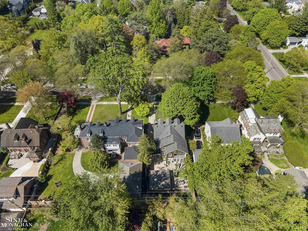 512 Washington Road Grosse Pointe City MI 48230