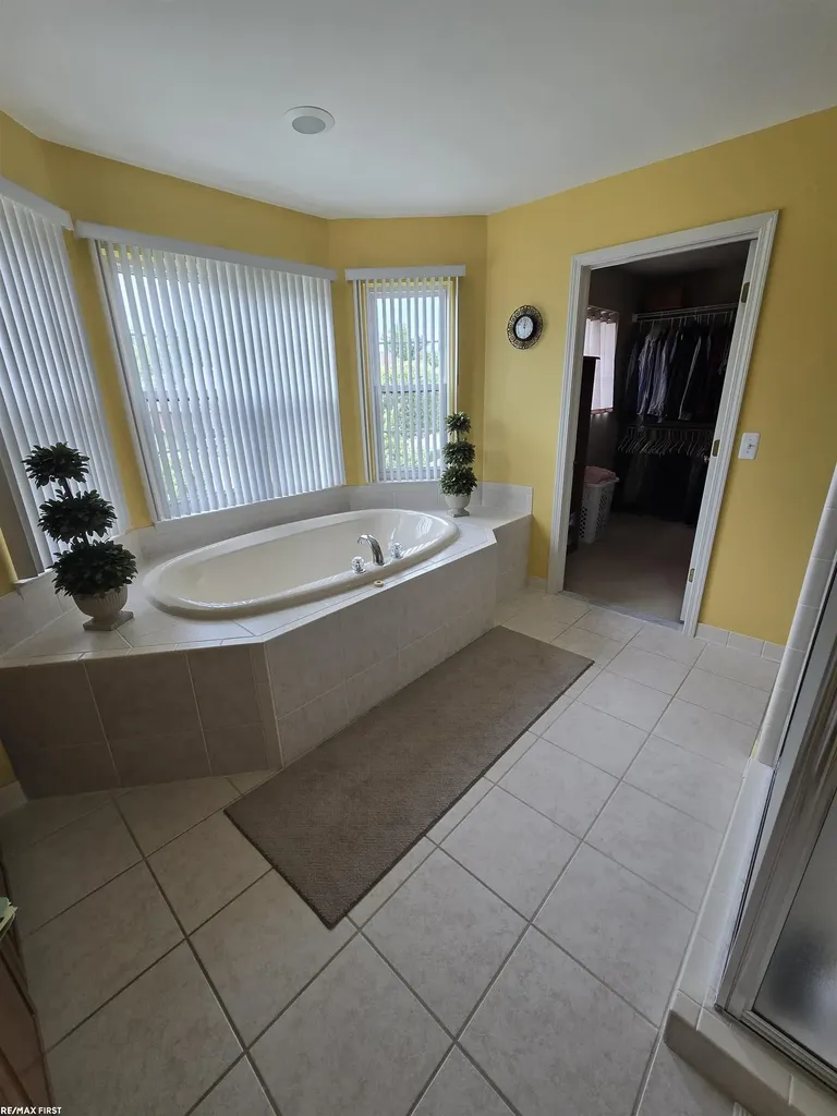 59746 Beechwood Drive Washington Township MI 48094