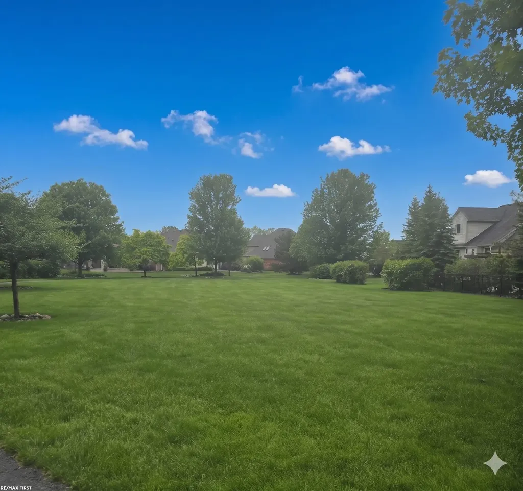 59746 Beechwood Drive Washington Township MI 48094