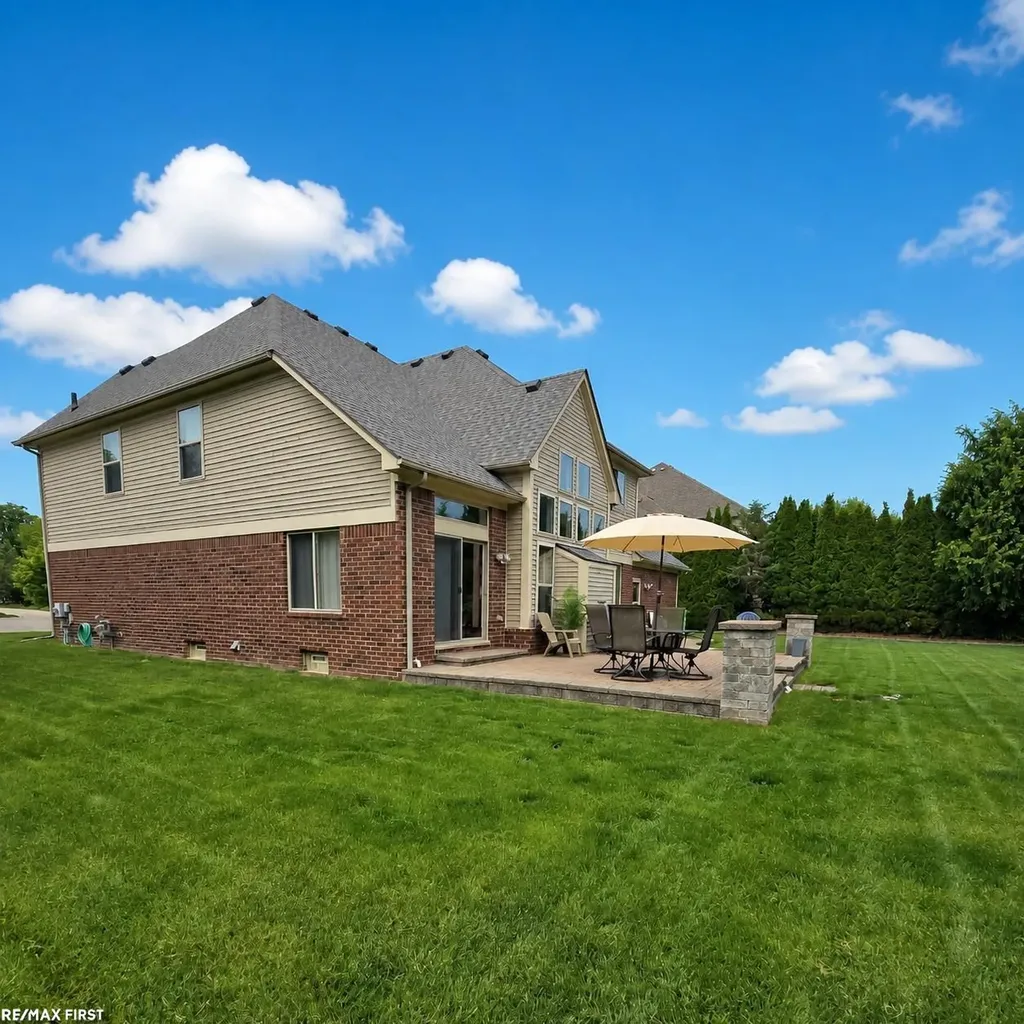 59746 Beechwood Drive Washington Township MI 48094