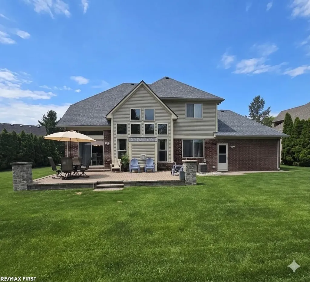 59746 Beechwood Drive Washington Township MI 48094
