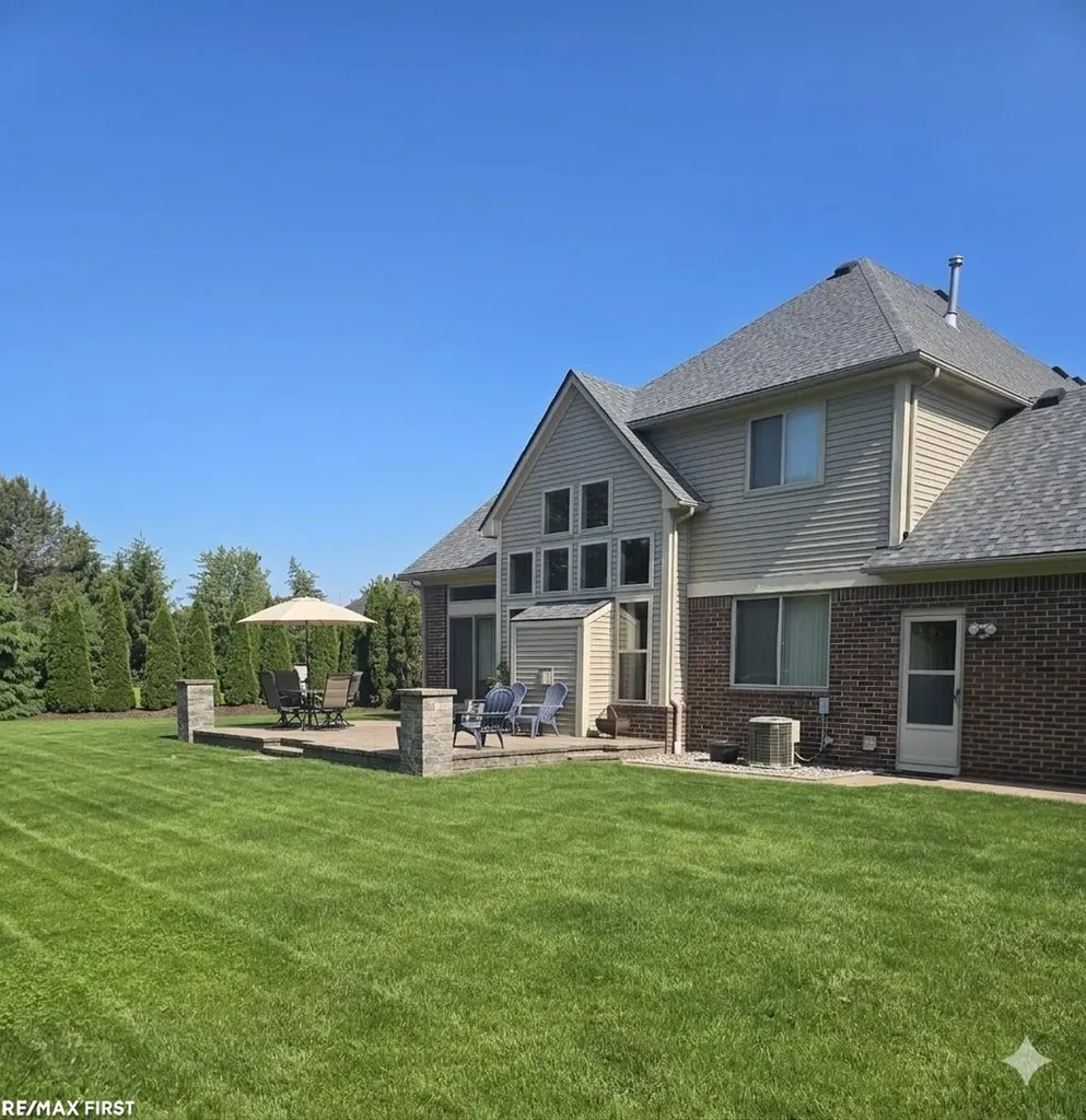 59746 Beechwood Drive Washington Township MI 48094