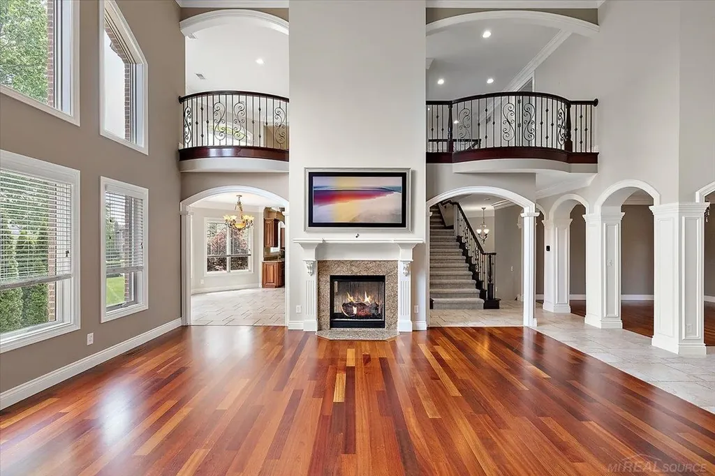 54245 Queensborough Drive Shelby Charter Township MI 48315