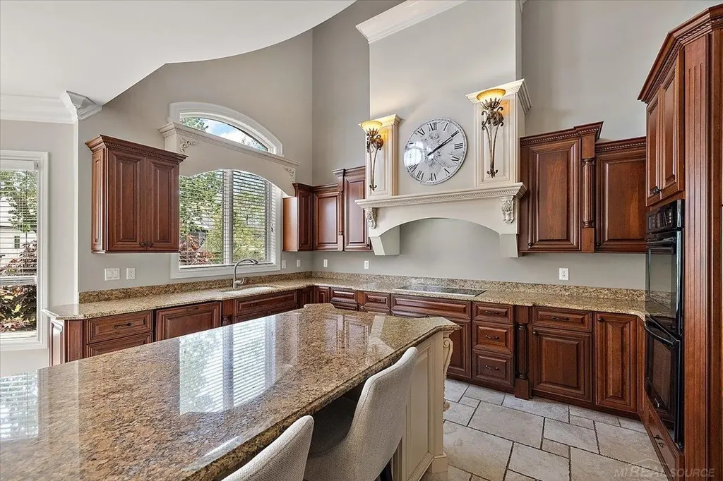 54245 Queensborough Drive Shelby Charter Township MI 48315