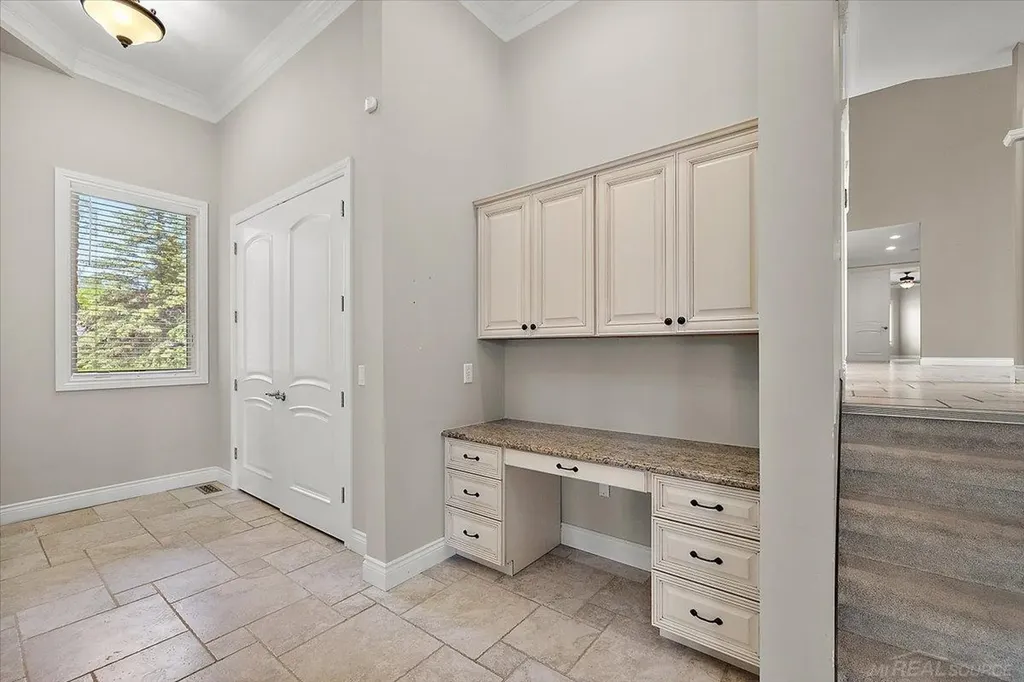 54245 Queensborough Drive Shelby Charter Township MI 48315