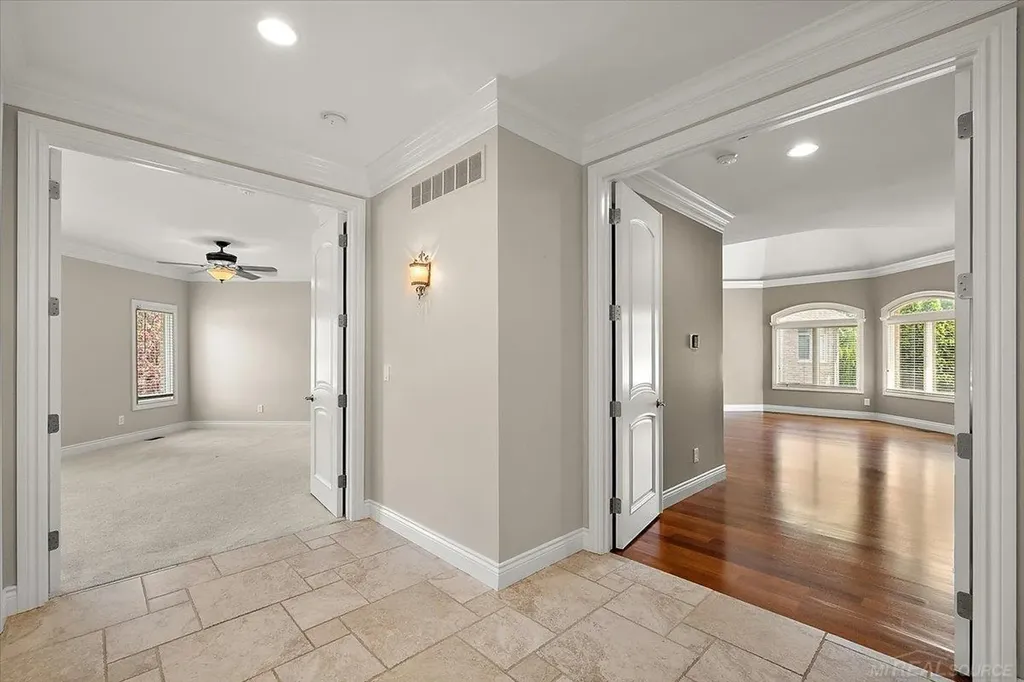 54245 Queensborough Drive Shelby Charter Township MI 48315