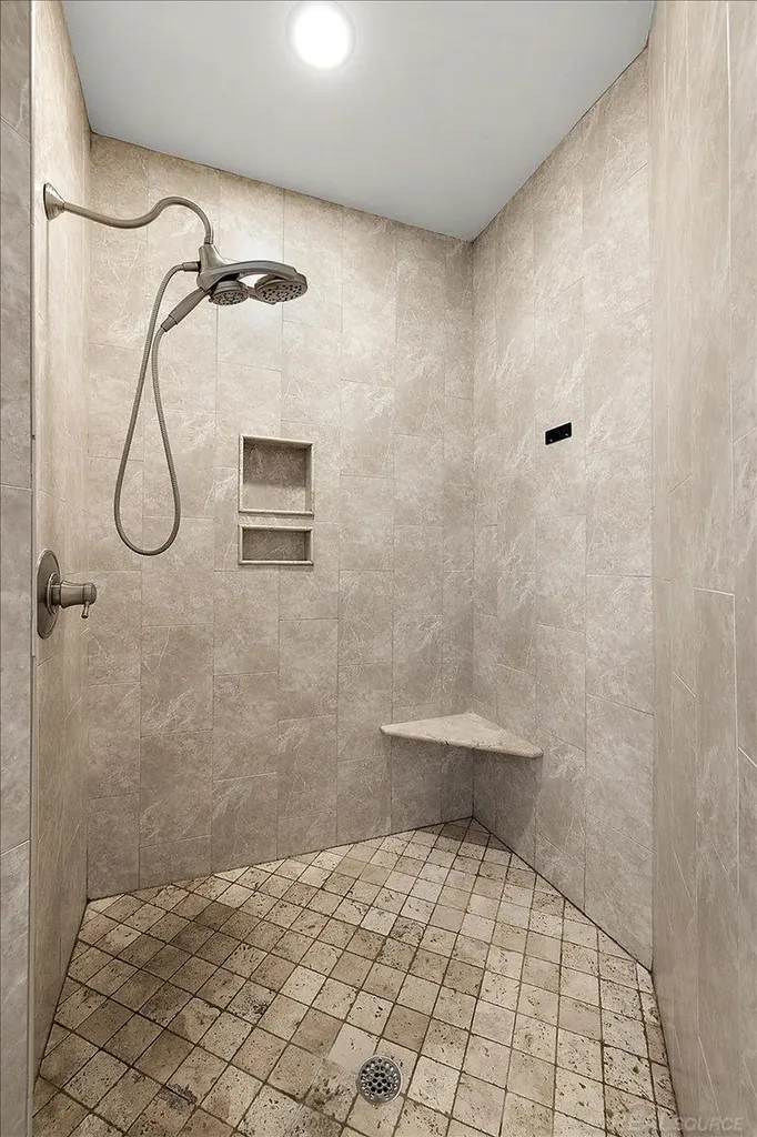 54245 Queensborough Drive Shelby Charter Township MI 48315