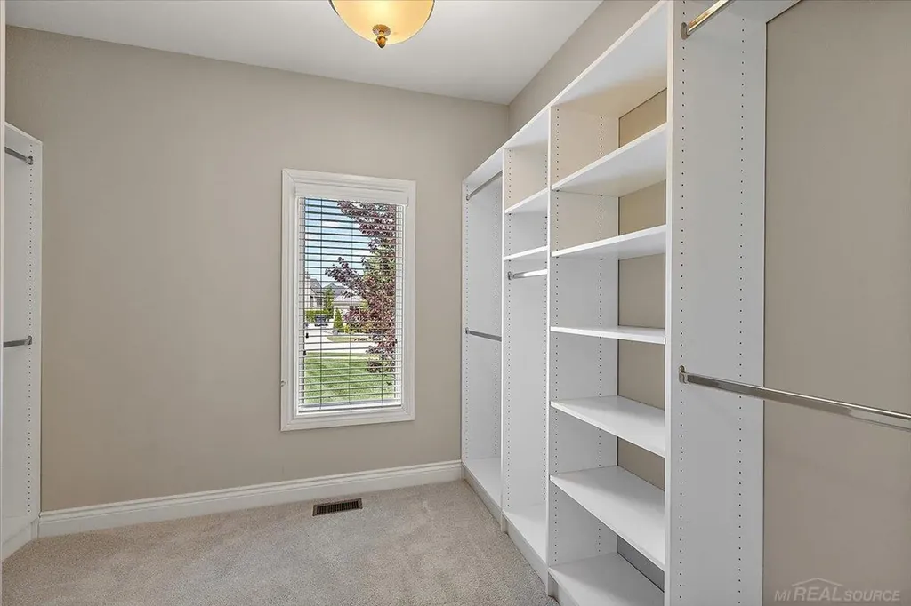 54245 Queensborough Drive Shelby Charter Township MI 48315