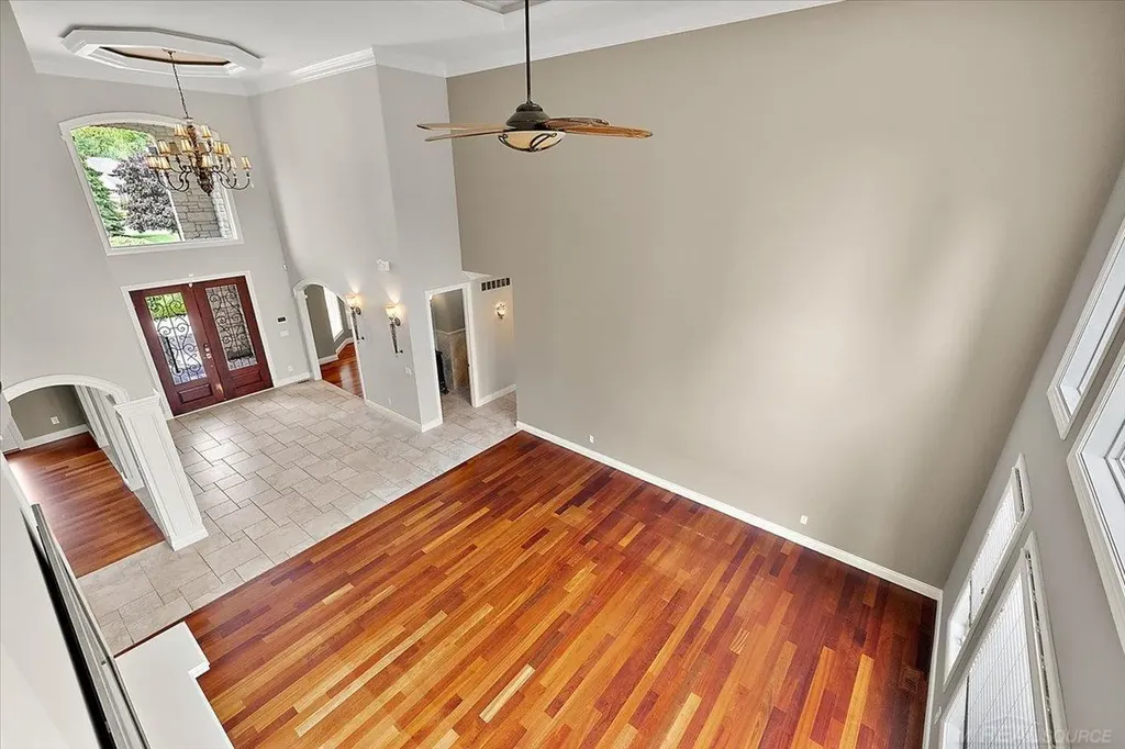 54245 Queensborough Drive Shelby Charter Township MI 48315