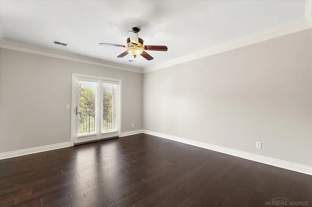 54245 Queensborough Drive Shelby Charter Township MI 48315