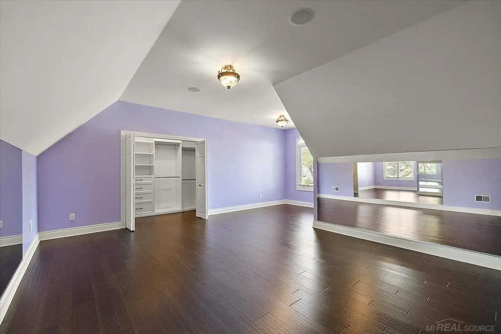 54245 Queensborough Drive Shelby Charter Township MI 48315