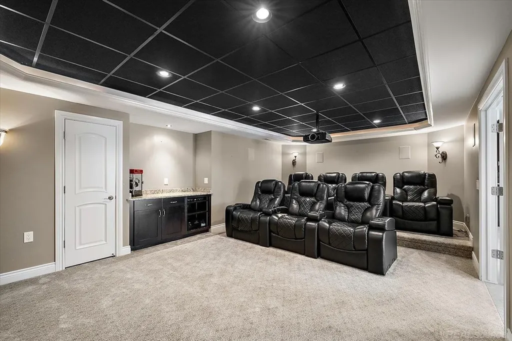 54245 Queensborough Drive Shelby Charter Township MI 48315