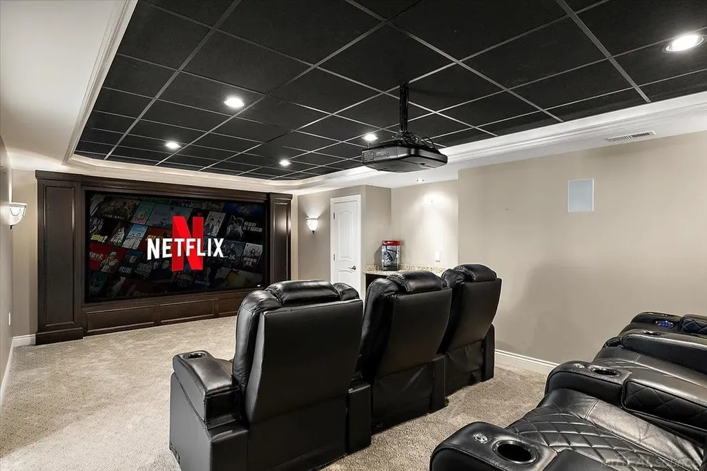 54245 Queensborough Drive Shelby Charter Township MI 48315