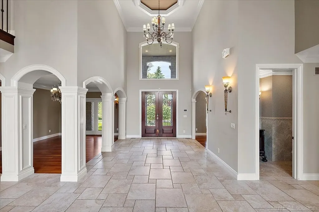 54245 Queensborough Drive Shelby Charter Township MI 48315