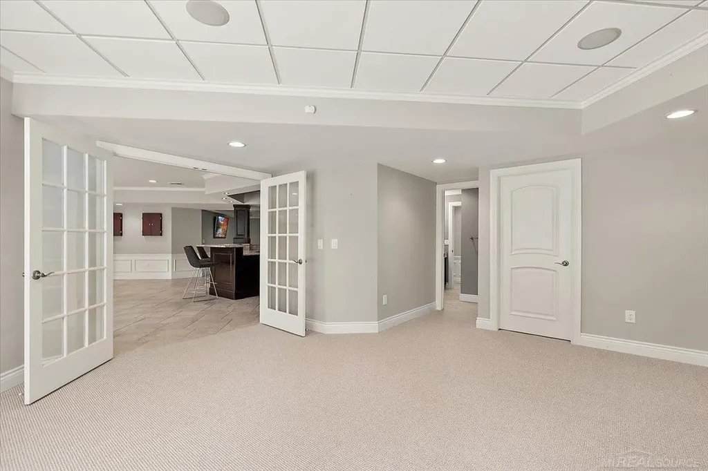 54245 Queensborough Drive Shelby Charter Township MI 48315