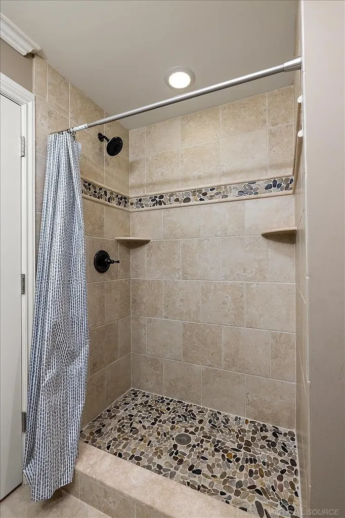 54245 Queensborough Drive Shelby Charter Township MI 48315