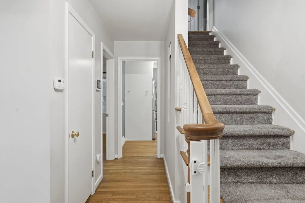 32200 Arlington Drive Beverly Hills Village MI 48025
