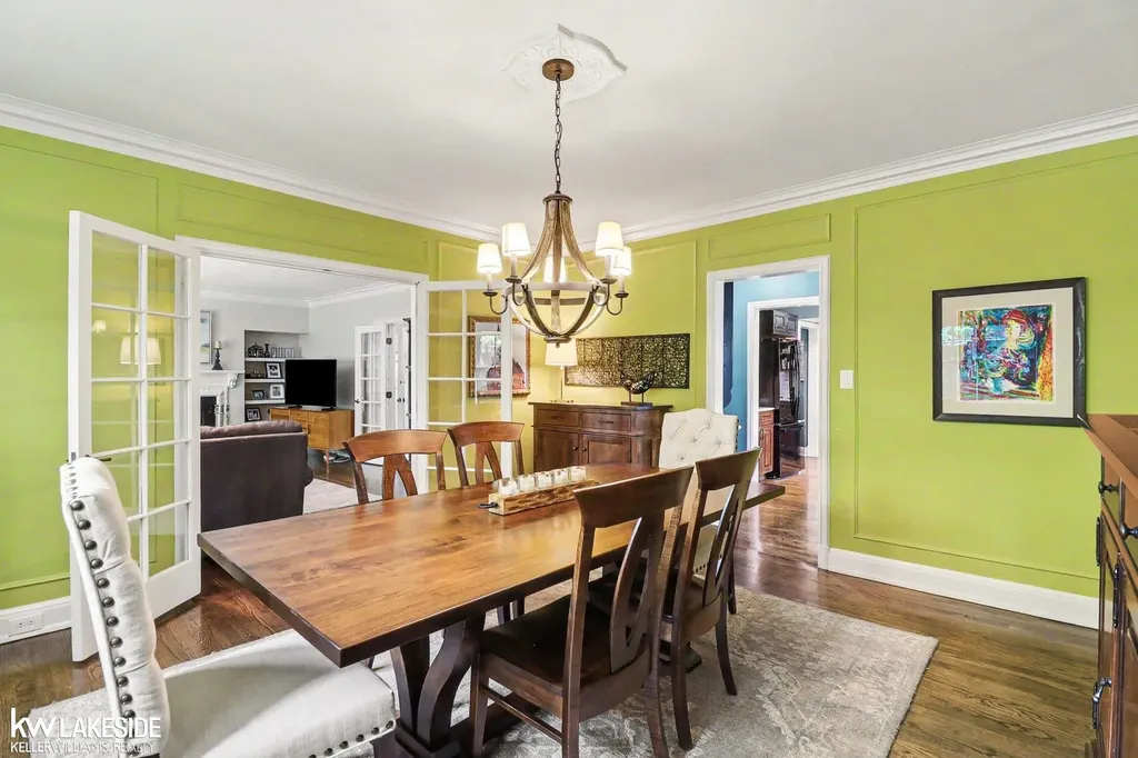 286 Rivard Boulevard Grosse Pointe City MI 48230