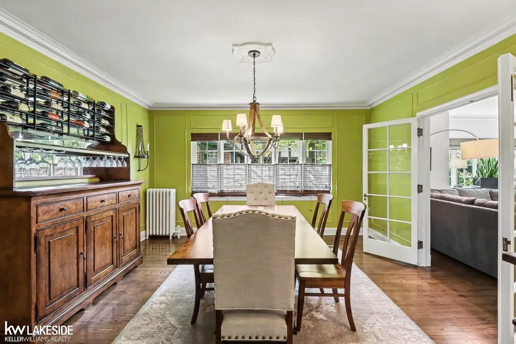 286 Rivard Boulevard Grosse Pointe City MI 48230