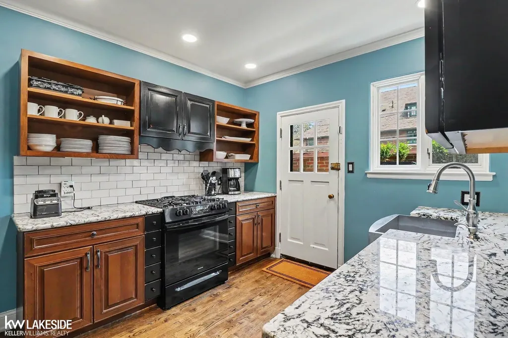 286 Rivard Boulevard Grosse Pointe City MI 48230