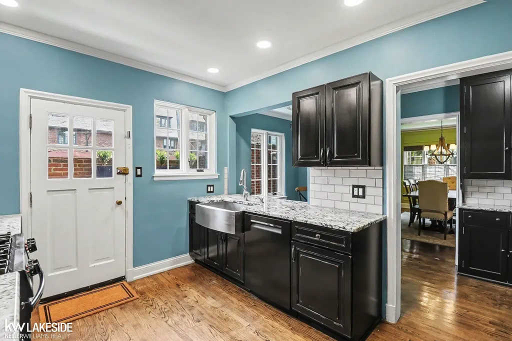 286 Rivard Boulevard Grosse Pointe City MI 48230