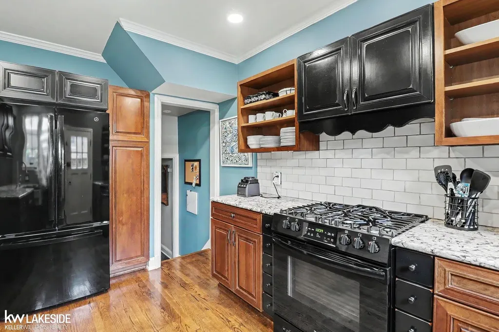286 Rivard Boulevard Grosse Pointe City MI 48230