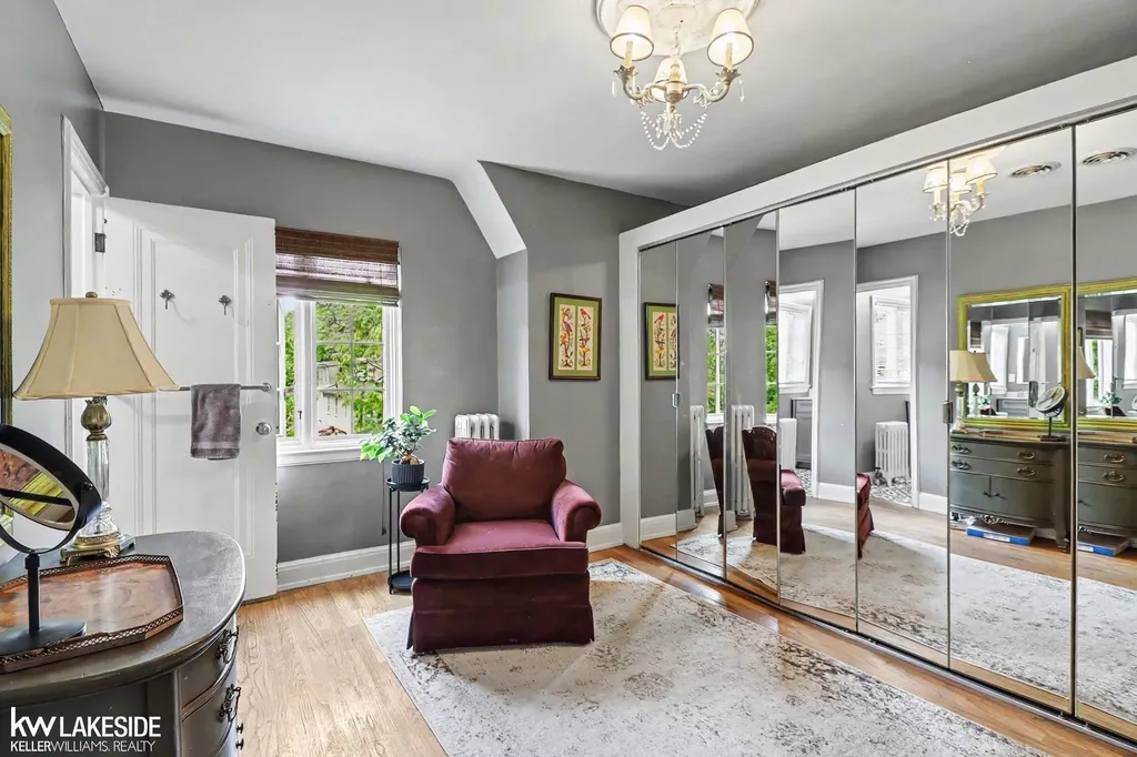 286 Rivard Boulevard Grosse Pointe City MI 48230