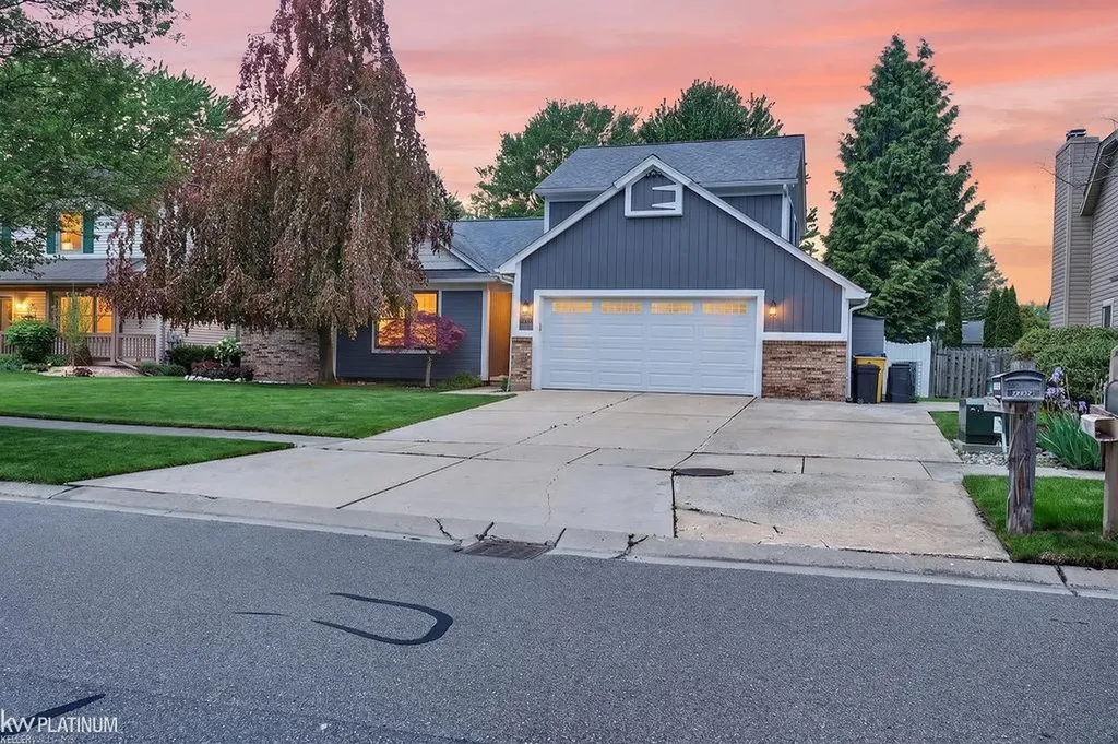 54329 Avondale Drive New Baltimore City MI 48047