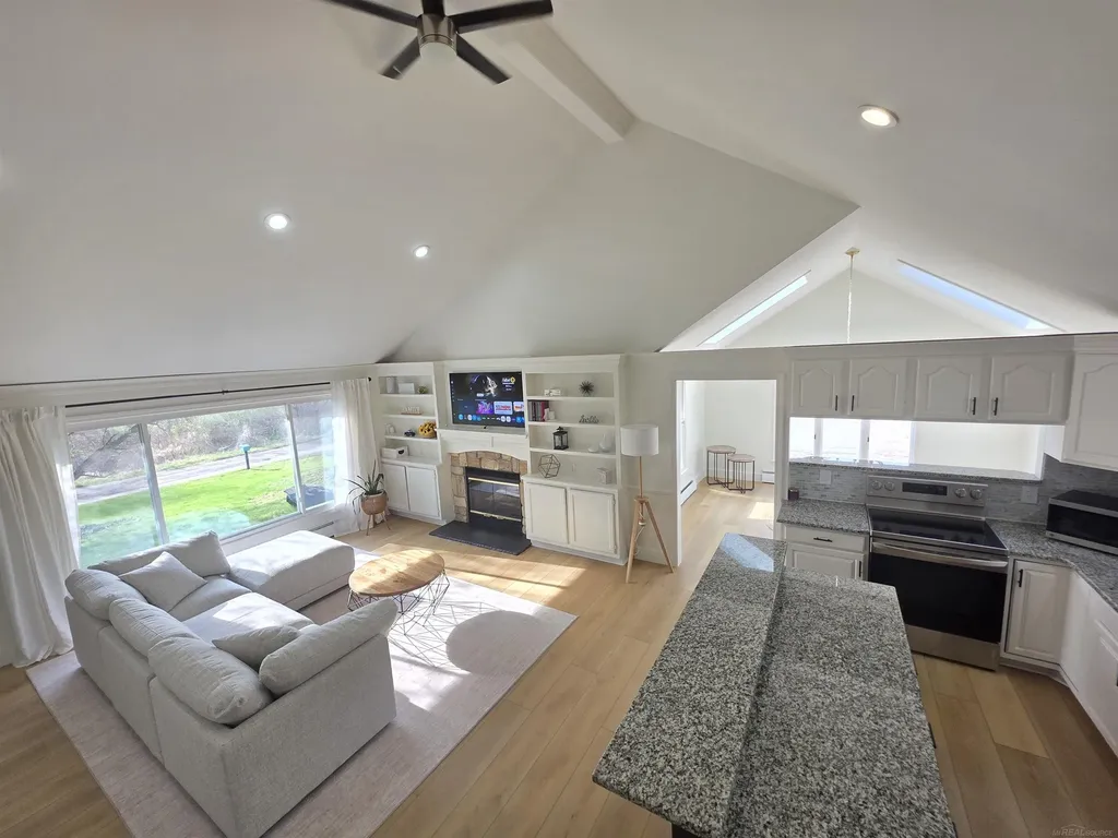 1051 Swan Lane Fenton City MI 48430