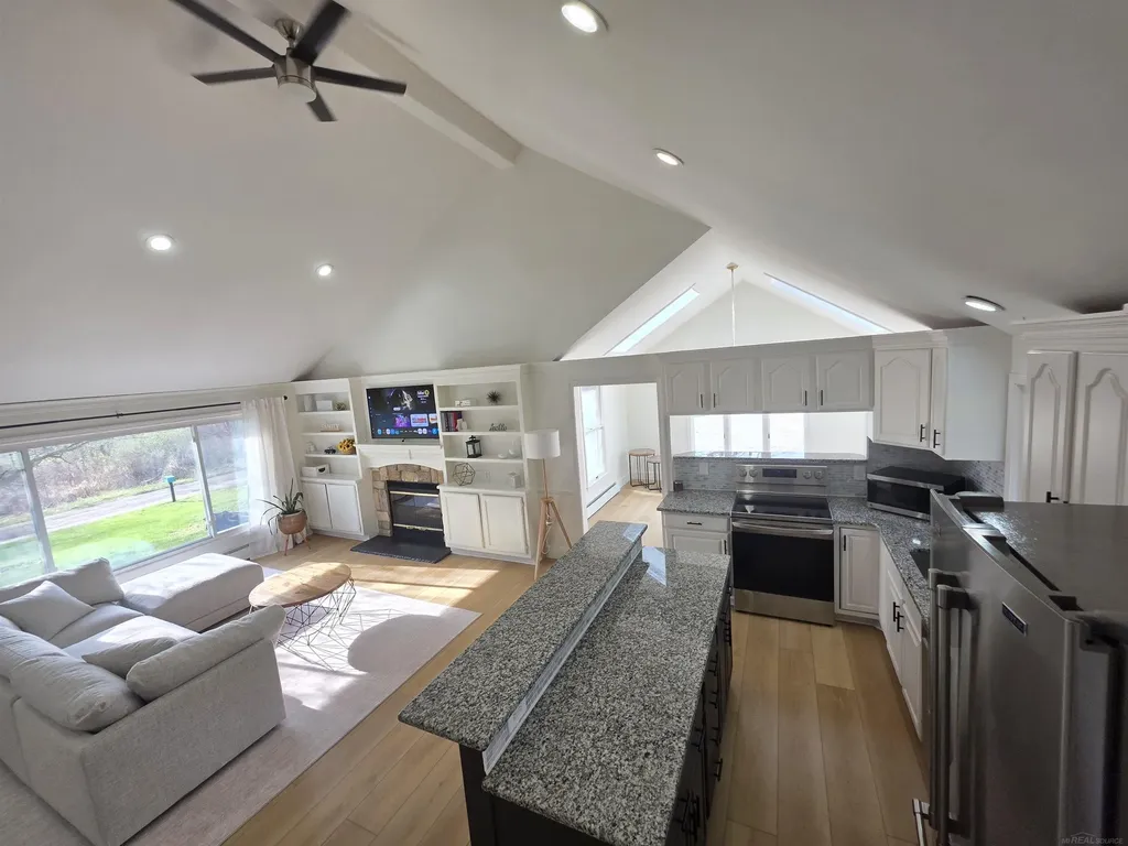 1051 Swan Lane Fenton City MI 48430