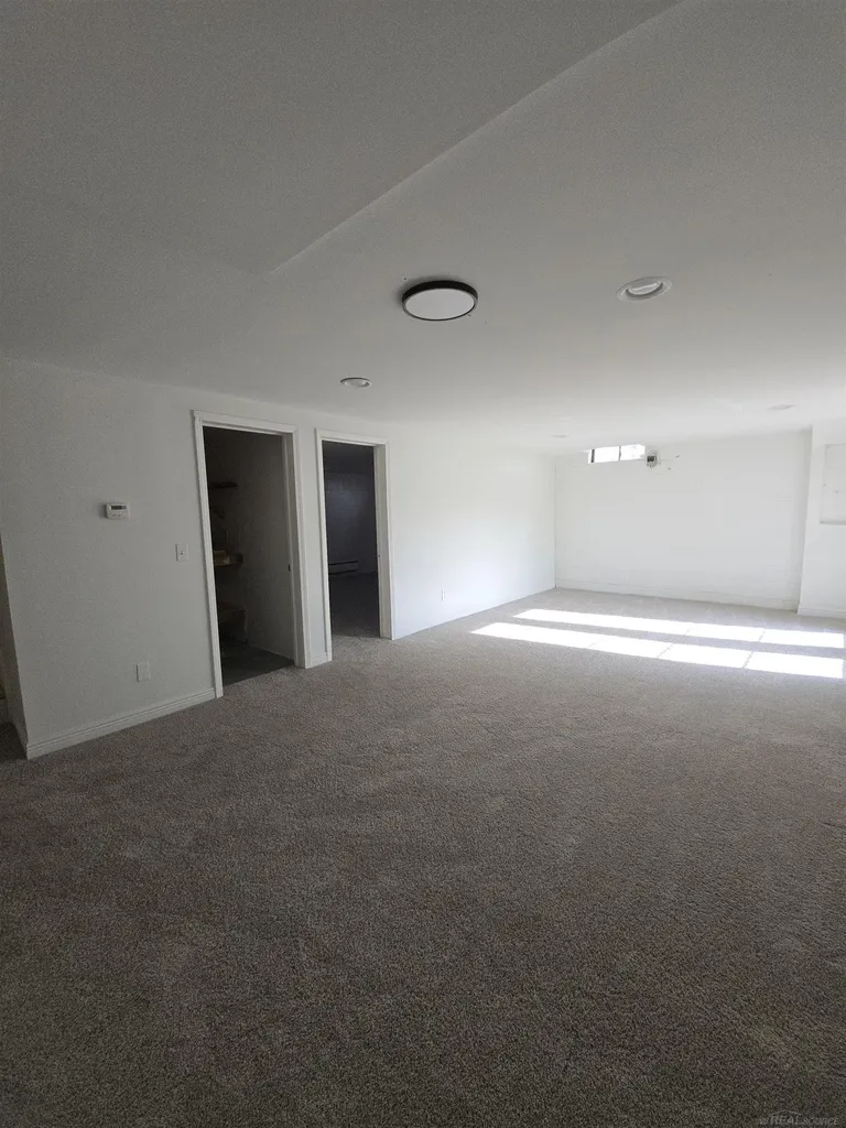 1051 Swan Lane Fenton City MI 48430