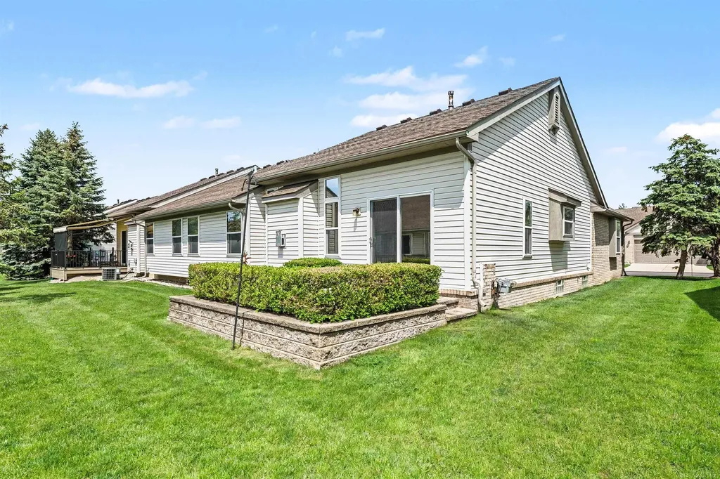 42349 Bayberry Street Clinton Charter Township MI 48038