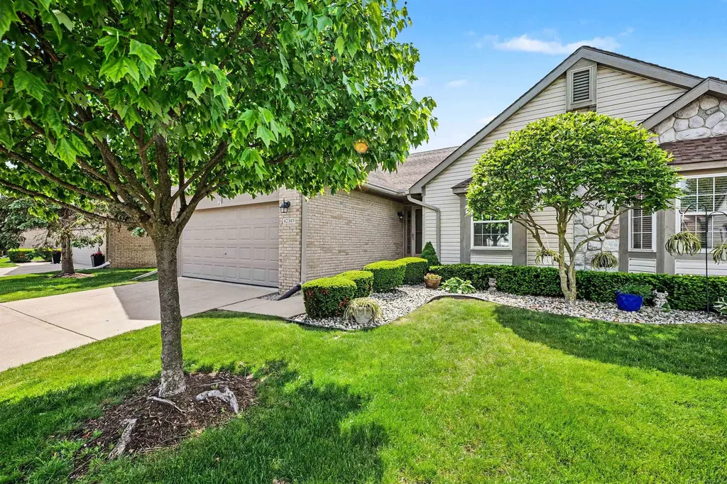 42349 Bayberry Street Clinton Charter Township MI 48038