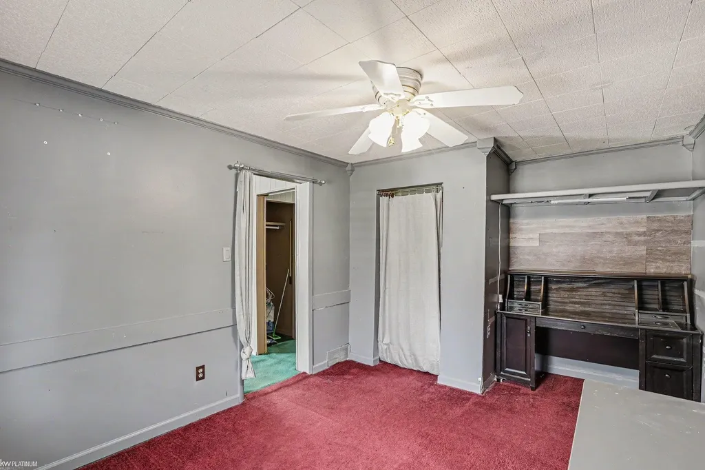 24261 Eleanor Avenue Warren City MI 48089