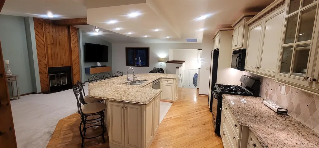415 Coledale Drive White Lake Charter Township MI 48386