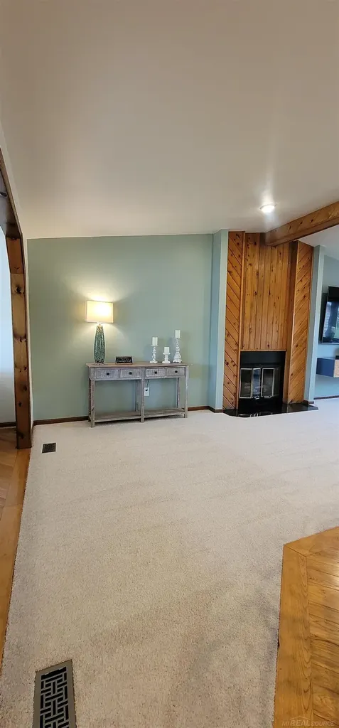 415 Coledale Drive White Lake Charter Township MI 48386