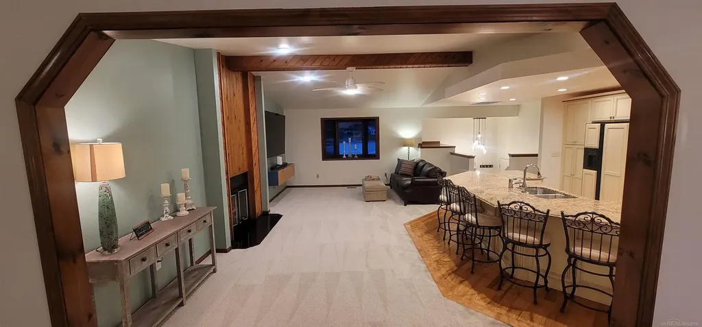 415 Coledale Drive White Lake Charter Township MI 48386