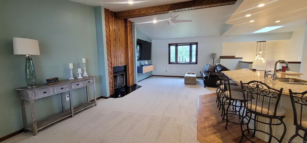 415 Coledale Drive White Lake Charter Township MI 48386