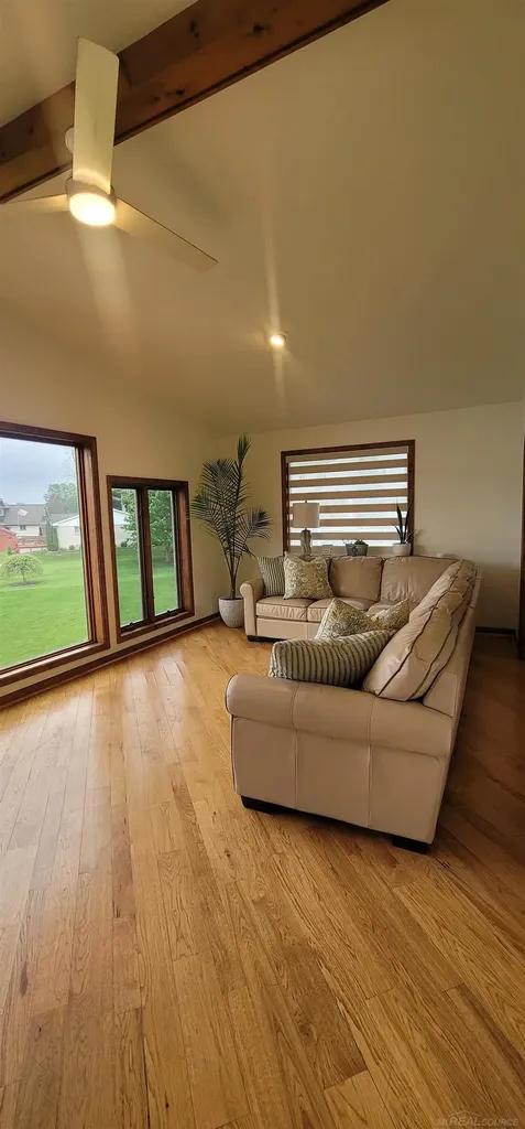 415 Coledale Drive White Lake Charter Township MI 48386