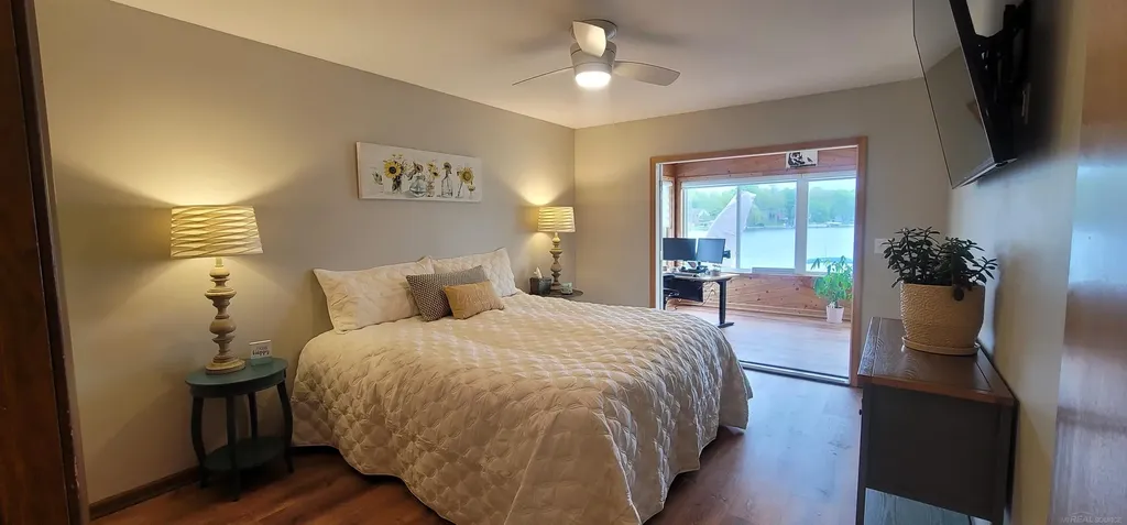 415 Coledale Drive White Lake Charter Township MI 48386
